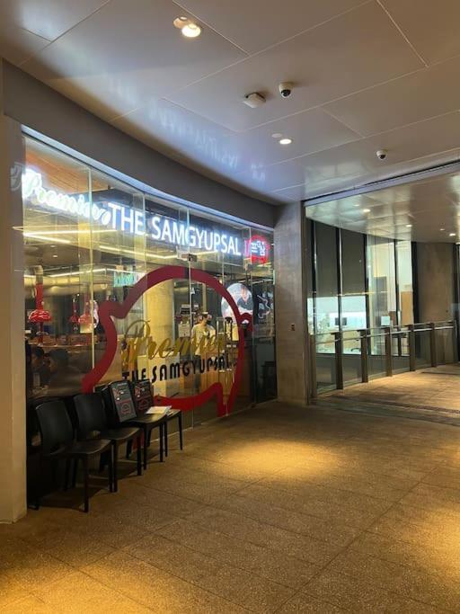 Apartment In Air Residences, Makati With Wifi, Netflix, Pool, Mall And More Μανίλα Εξωτερικό φωτογραφία